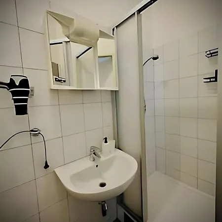 Beautiful & Stylish 1Br Apartment 10 Min To Westbahnhof Vienna Exterior photo